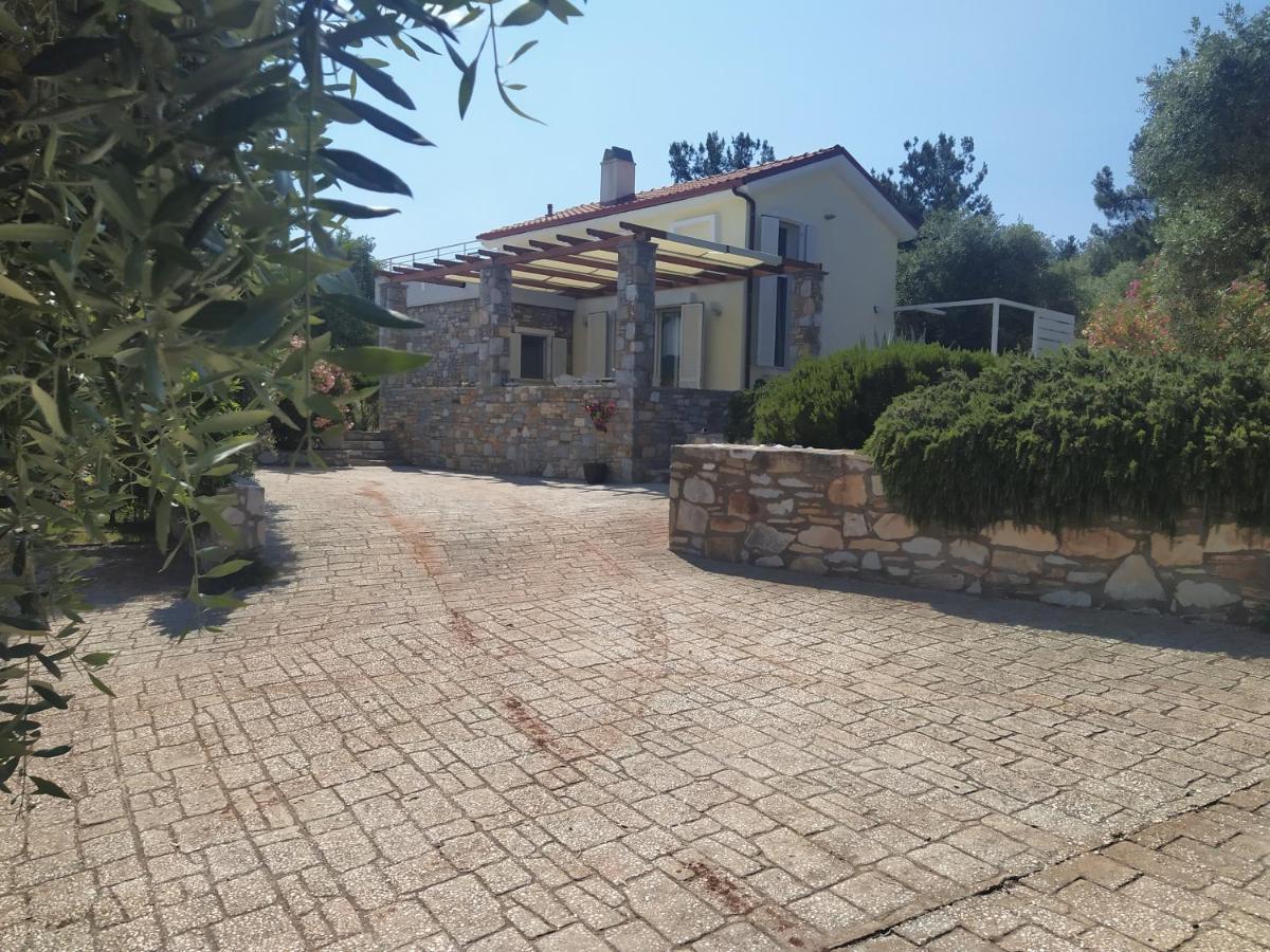 Ambra Villa Astris Bagian luar foto